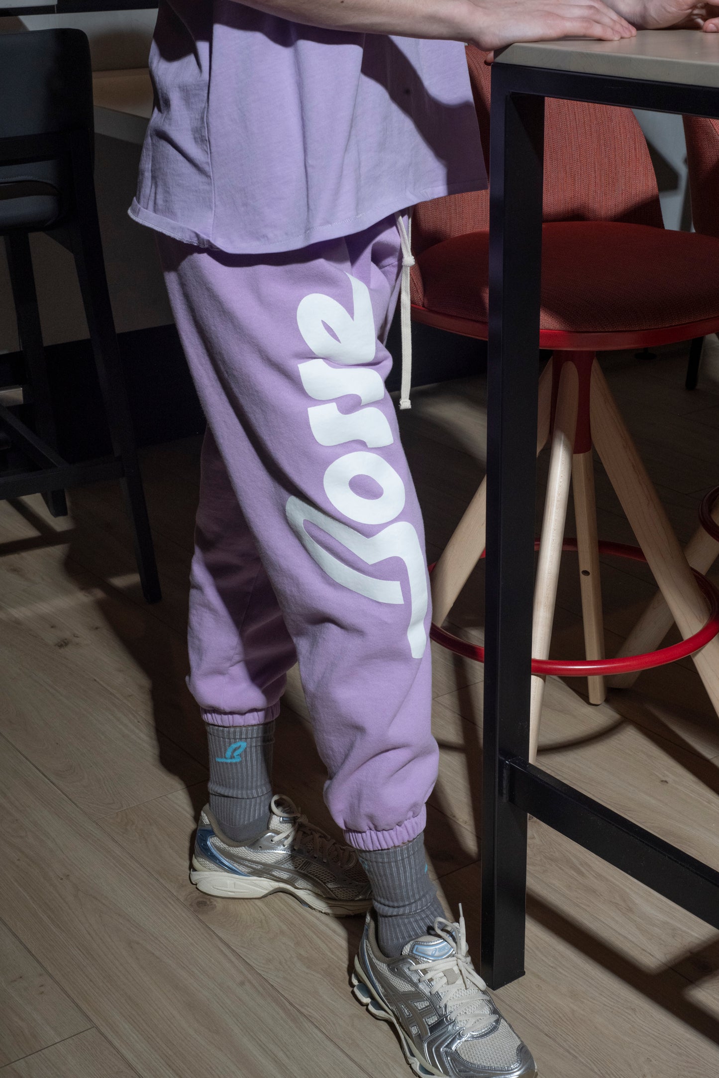 Vertical Logo Sweatpant in Lavender